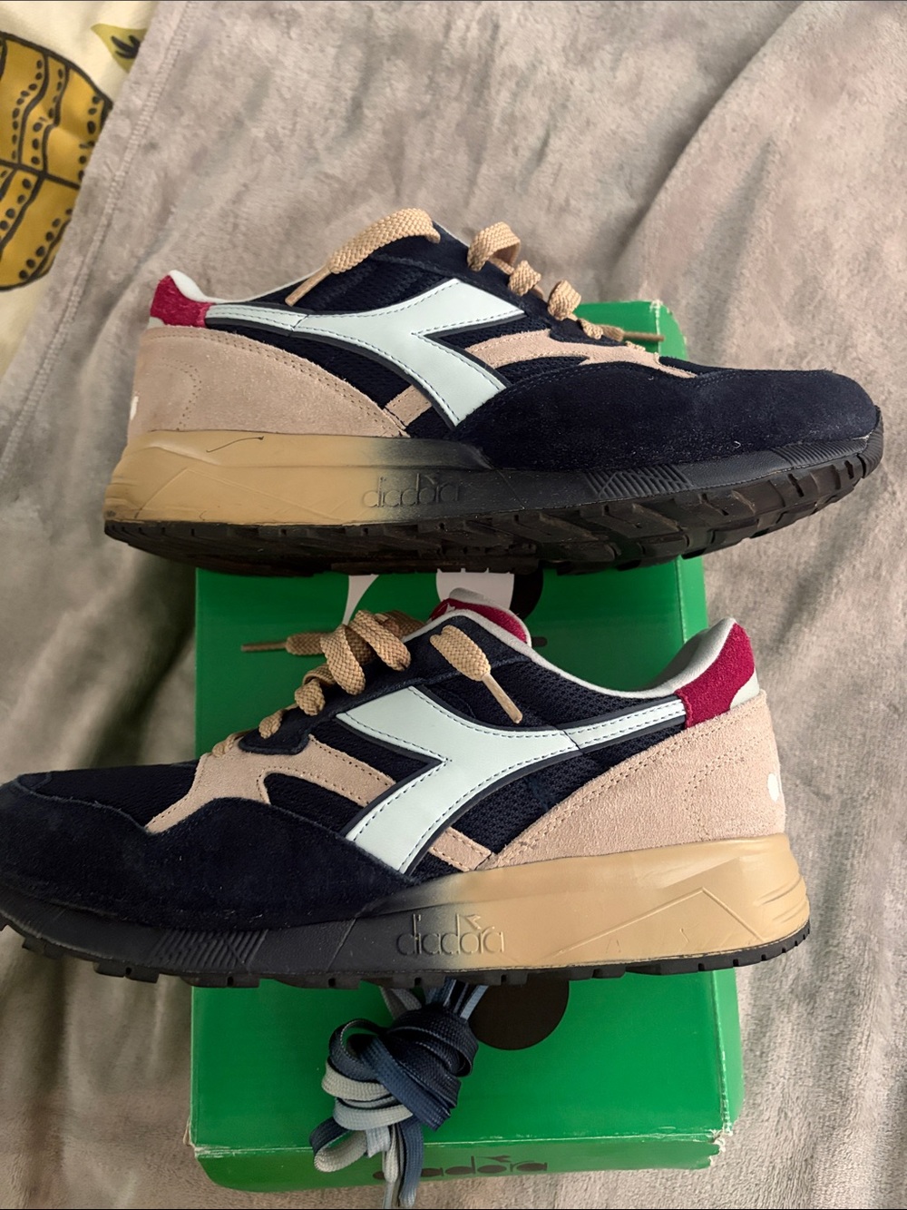 Diadora Retro Navy, Beige & Burgundy Low-Top Sneakers